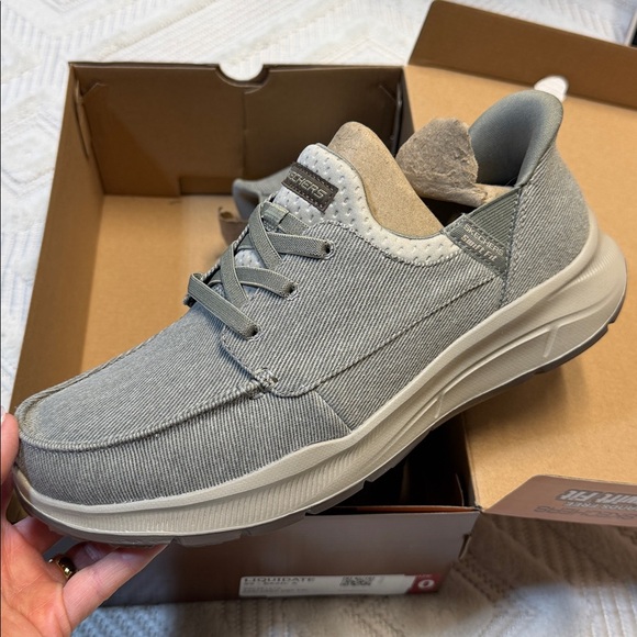 Skechers - Hands Free Swift Fit Canvas Sneaker
